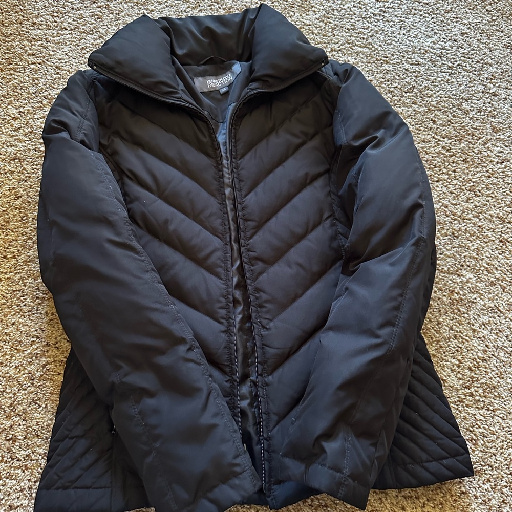 Kenneth Cole women’s puffer jacket - Black.